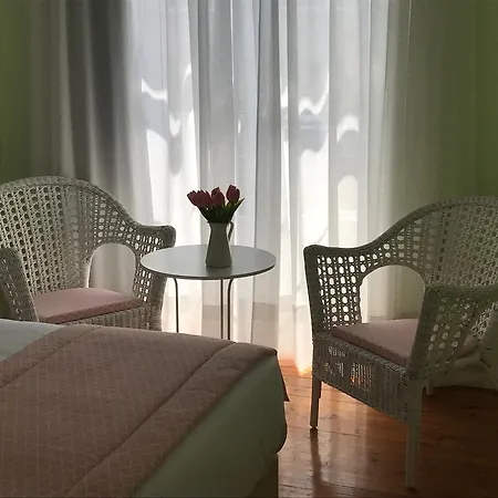 Apartment Lx Flowers *